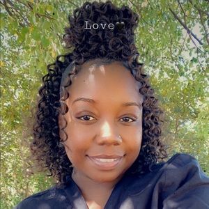 Meet your Posher, Nicole